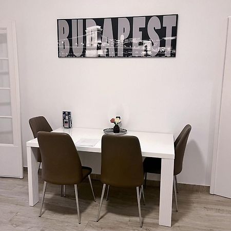 Boutique Family Apartment In The Heart Of City Будапеща Екстериор снимка