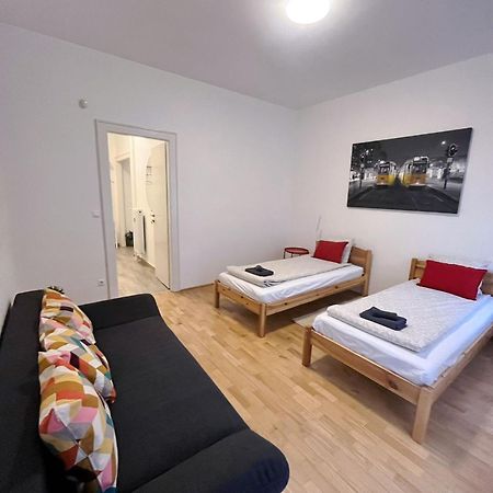 Boutique Family Apartment In The Heart Of City Будапеща Екстериор снимка