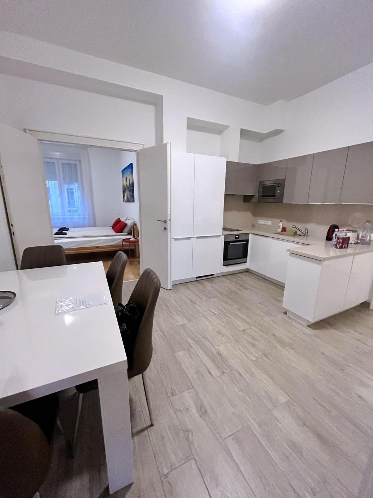 Boutique Family Apartment In The Heart Of City Будапеща Екстериор снимка