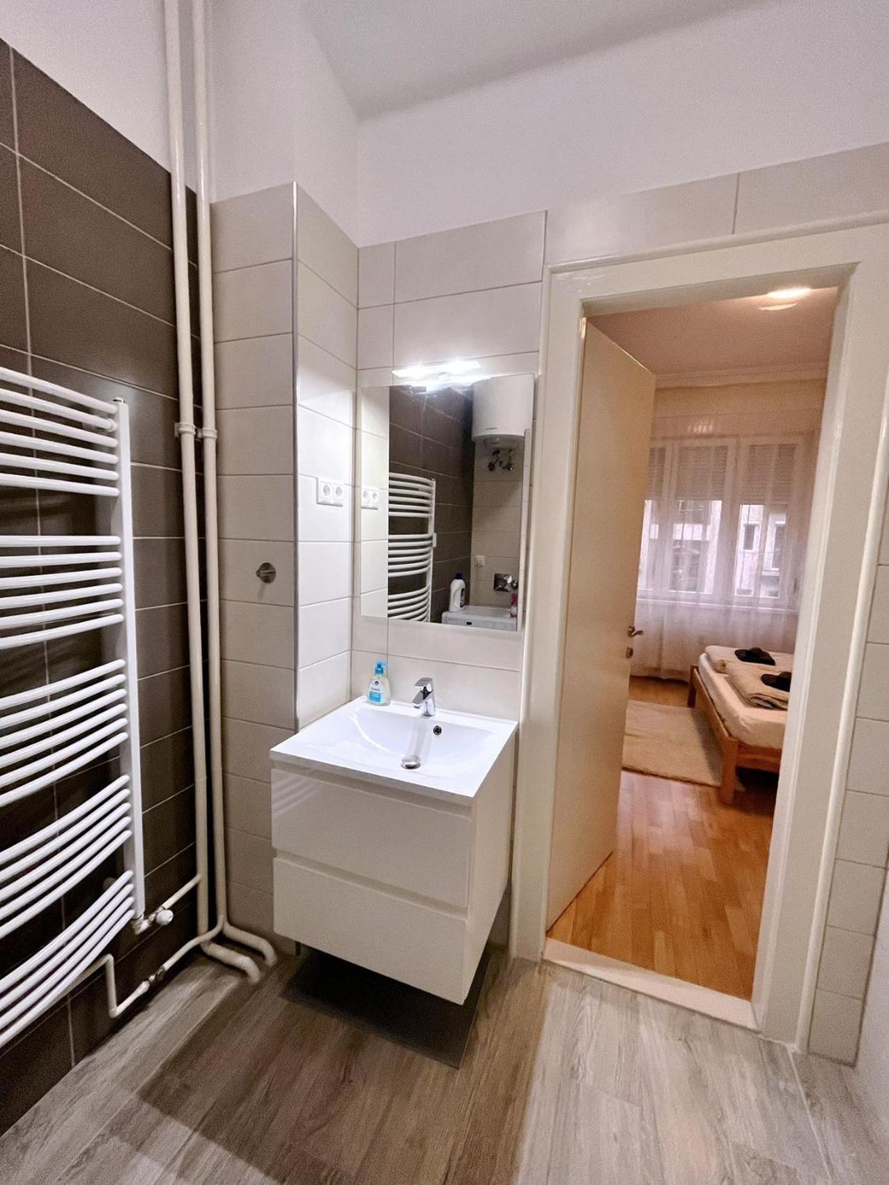 Boutique Family Apartment In The Heart Of City Будапеща Екстериор снимка