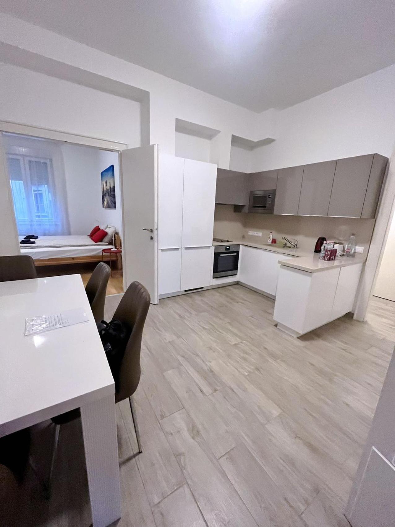 Boutique Family Apartment In The Heart Of City Будапеща Екстериор снимка