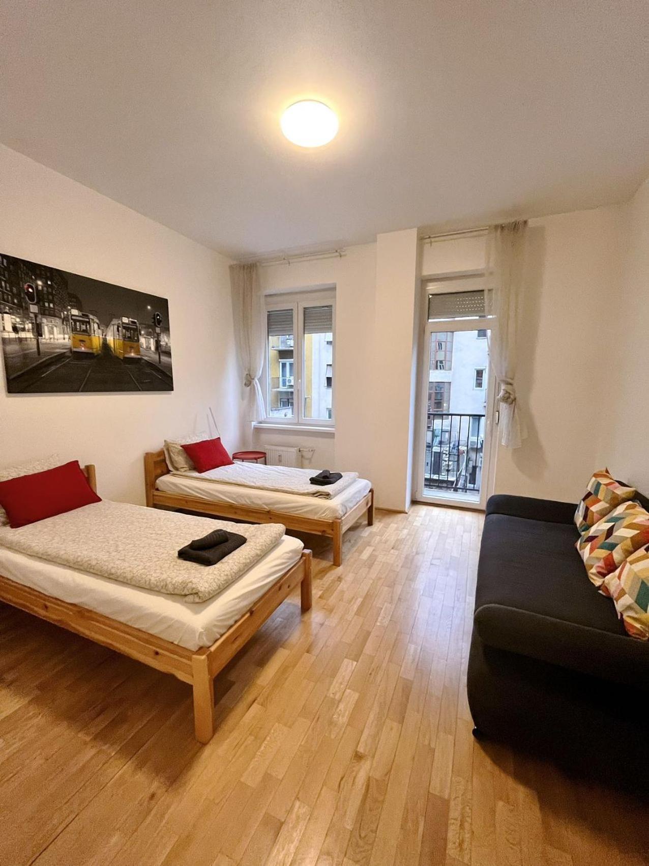Boutique Family Apartment In The Heart Of City Будапеща Екстериор снимка