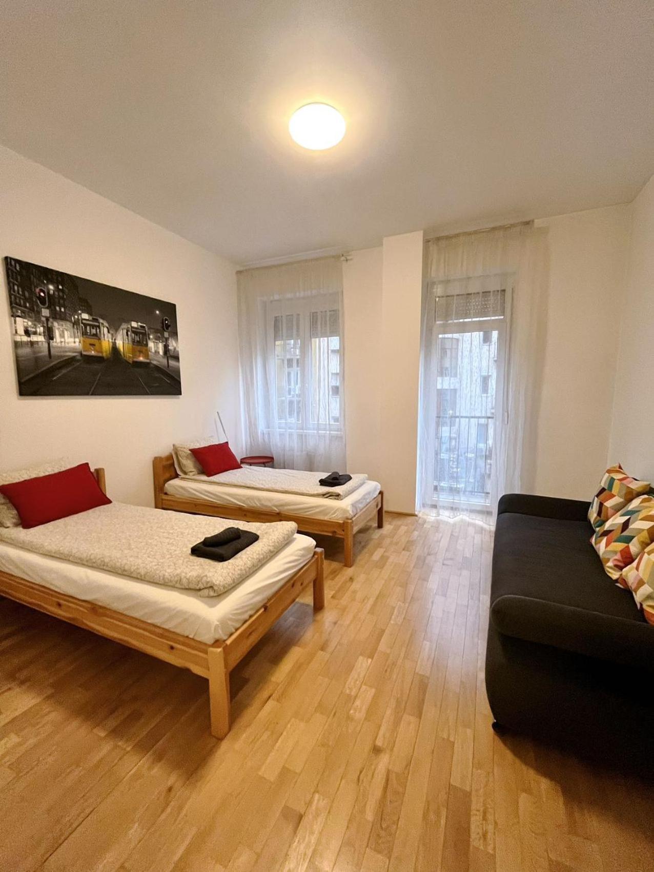 Boutique Family Apartment In The Heart Of City Будапеща Екстериор снимка